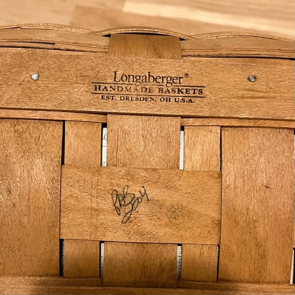 3pc Longaberger Holly Set incl 2001 Star Basket, 8” plate and loaf basket - Picture 5 of 9